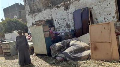 إخلاء منزلين لاحتمالية سقوطهما بجنوب غرب الأقصر 