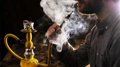  أستاذ جراحات حرجة: حجر الشيشة يعادل 80 سيجارة (فيديو)