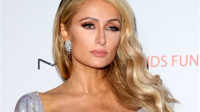 باريس هيلتون تتخلى عن شخصيتها الشهيرة في فيلم وثائقي عبر