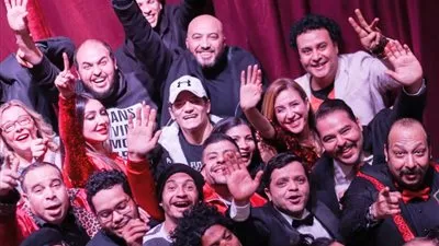 مجدي الهواري يوجه رسالة لأبطال مسرحية