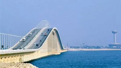 عبور أكثر من مليوني مسافر جسر الملك فهد في إجازة منتصف العام