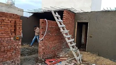 وقف أعمال البناء في 4 عقارات مخالفة بالإسكندرية (صور)