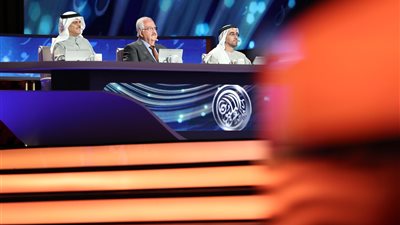 شعراء من 4 دول خليجية وعربية يتنافسون في خامس حلقات 