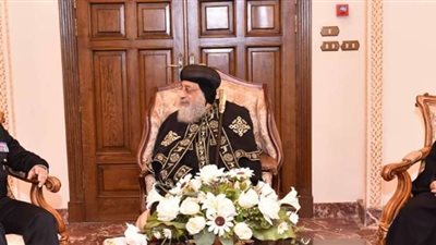 وفد القوات البحرية بالإسكندرية يهنئ البابا تواضروس بعيد الغطاس