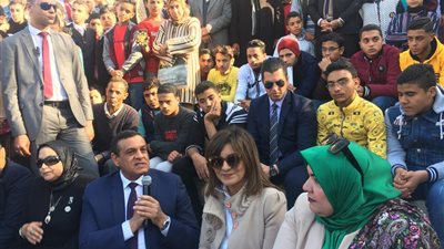 وزيرة الهجرة ومحافظ البحيرة يلتقيان طلاب دمنهور لحثهم على العمل