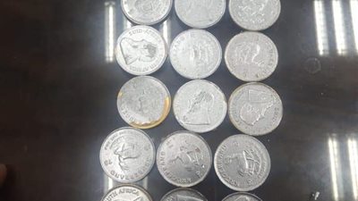 جمارك مطار الغردقة تضبط محاولتي تهريب عملات ذهبية وتذكارية 