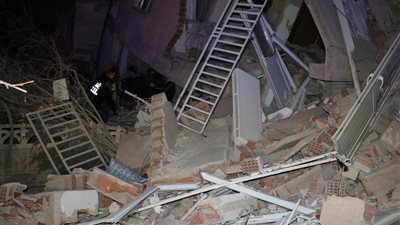 ارتفاع حصيلة ضحايا زلزال شرق تركيا إلى 14 قتيلا