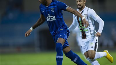 الهلال ضد الشباب.. الليث الأبيض في حيرة وآمال مشتركة مع النصر