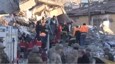 20 قتيلا و1015 مصابا ضحايا زلزال تركيا المدمر