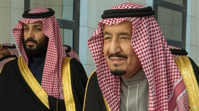 الملك سلمان وولي عهده يهنئان ساكيلاروبولو للفوز برئاسة اليونان