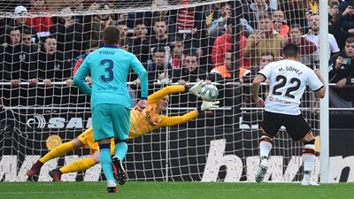 أهداف مباراة فالنسيا وبرشلونة اليوم في الدوري الإسباني