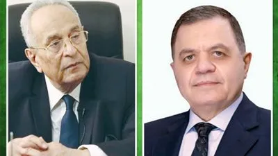 رئيس الوفد يقترح تغيير الشعار إلى 