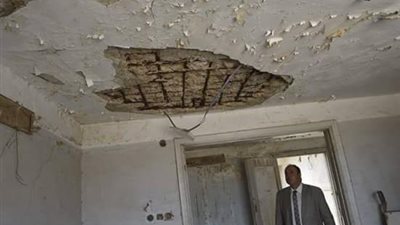 تهدد حياة الآلاف.. مبانٍ حكومية 