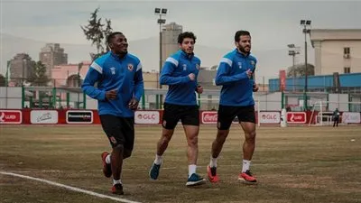 رينيه فايلر يفاجئ نجوم الأهلي قبل لقاء الهلال السوداني
