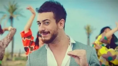 اتهام المغني المغربي 