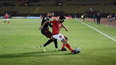 كهربا يطيح بحسين الشحات أمام الهلال السوداني