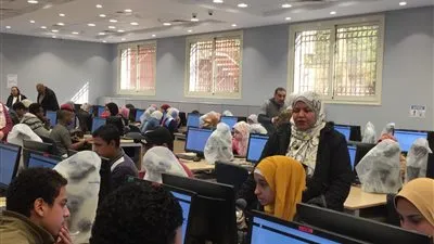 بالصور.. أول امتحان إلكتروني لطلاب 