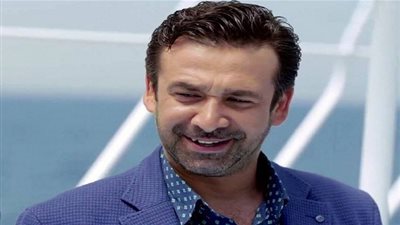 كريم عبد العزيز يتصدر 