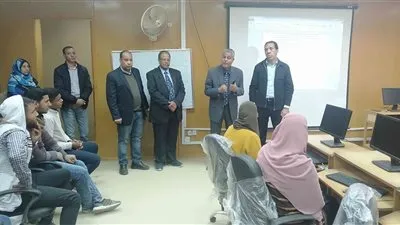 لتطبيق التحول الرقمي.. منحة لـ80 طالبا بكليات جنوب الوادي