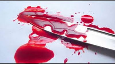 طالب يطعن صديقه بــ