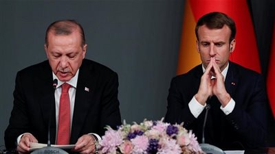 عاجل.. ماكرون يتهم أردوغان بعدم الوفاء بالتزاماته فيما يتعلق بليبيا