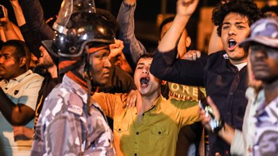 جماهير الأهلي تستقبل البعثة في السودان.. وتطالب اللاعبين بالتأهل لربع نهائي دوري الأبطال