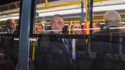 محافظ الإسكندرية يفتتح تشغيل 4 عربات ترام أوكرانية جديدة (صور)