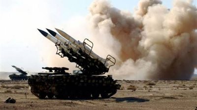 المضادات الأرضية تطلق النار صوب طائرات الاحتلال في سماء غزة