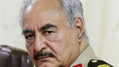 المشير خليفة حفتر يستقبل المبعوث الأممي إلى ليبيا بمقر القيادة