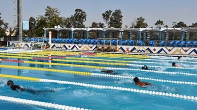 انطلاق منافسات السباحة للطلاب للوافدين بجامعة القناة