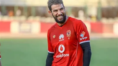 عاجل - شوبير يكشف موعد اعتزال شريف إكرامي وحقيقة عودته في قرار الرحيل عن الأهلي