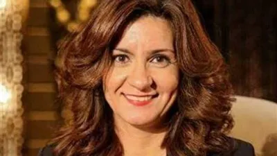 وزيرة الهجرة تصف السيسي بـ