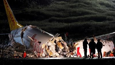 تفاصيل تحطم طائرة تركية في مطار إسطنبول