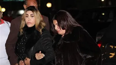 نجوى فؤاد تصل إلى عزاء نادية لطفي