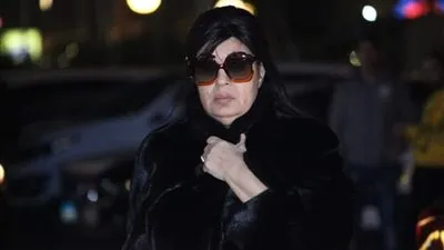 فيفي عبده تصل إلى عزاء نادية لطفي