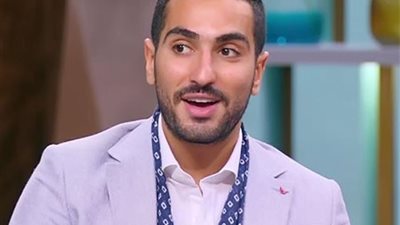 محمد الشرنوبي يهدي خطيبته أغنية بمناسبة عيد الحب