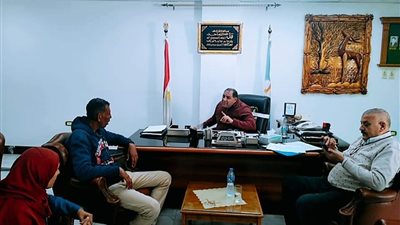 محافظ البحر الأحمر يأمر بتوفير إشغال طريق لبائع صحف بالغردقة