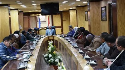 ننشر تفاصيل لقاء محافظ أسوان مع مسئولي المحاجر (صور)