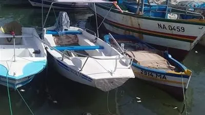 فقدان صياد مصري ونجاة آخر في إنقلاب مركب صيد في 