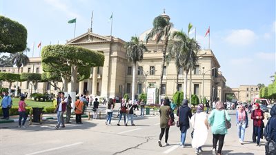 جامعة القاهرة تنتهي من امتحانات التعليم المدمج دون رصد مشكلات