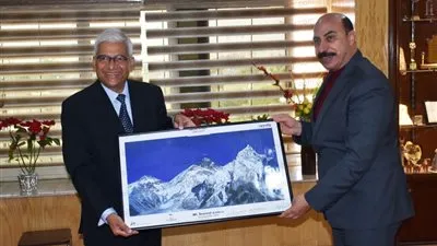 ننشر تفاصيل لقاء محافظ أسوان مع سفير النيبال (صور)