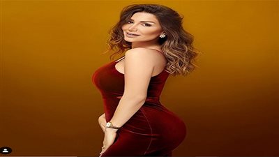 بالأحمر..  سارة نخلة تحتفل valentines day