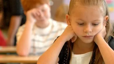 أستاذ علم اجتماع: الأطفال يواجهون متاعب كثيرة لهذا السبب (فيديو)