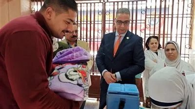محافظ الفيوم يتفقد انطلاق الحملة القومية للتطعيم ضد شلل الأطفال