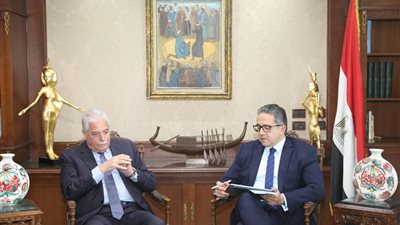 وزير السياحة والآثار يبحث وضع خطة ترويج لشرم الشيخ