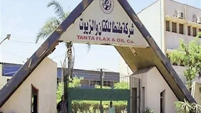 تظاهر العشرات من عمال 