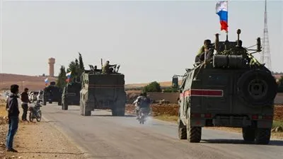 وصول تعزيزات عسكرية روسية إلى مطار 