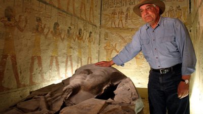 زاهي حواس يكشف عدد القطع الأثرية المسروقة من متحف التحرير