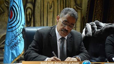 نقيب الصحفيين: حسنين هيكل هو 'صاحب السمو' في بلاط صاحبة الجلالة