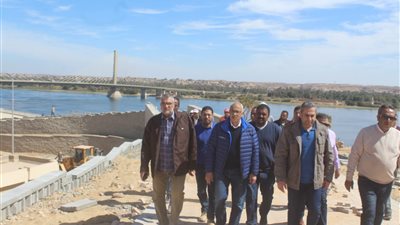  نائب وزير الإسكان يتفقد مشروعات مدينة أسوان الجديدة